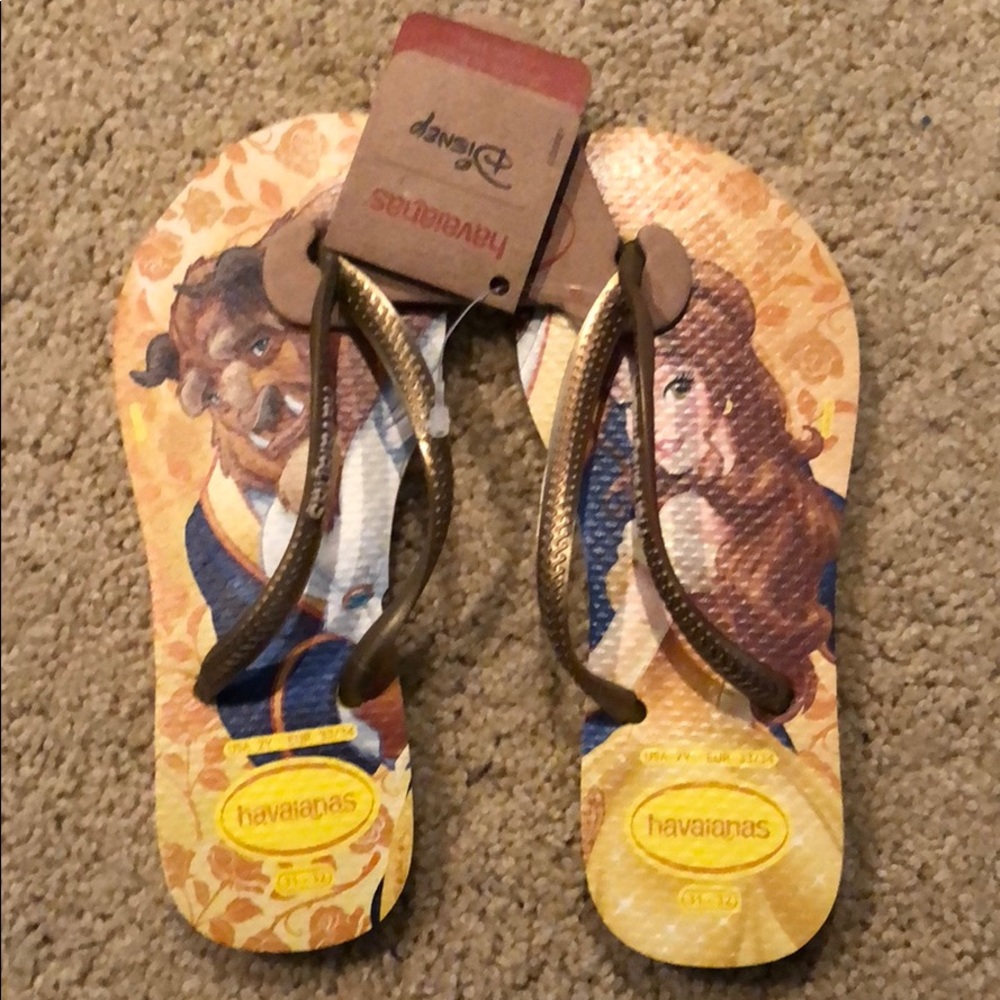 Girls Havaianas flip flops size 2